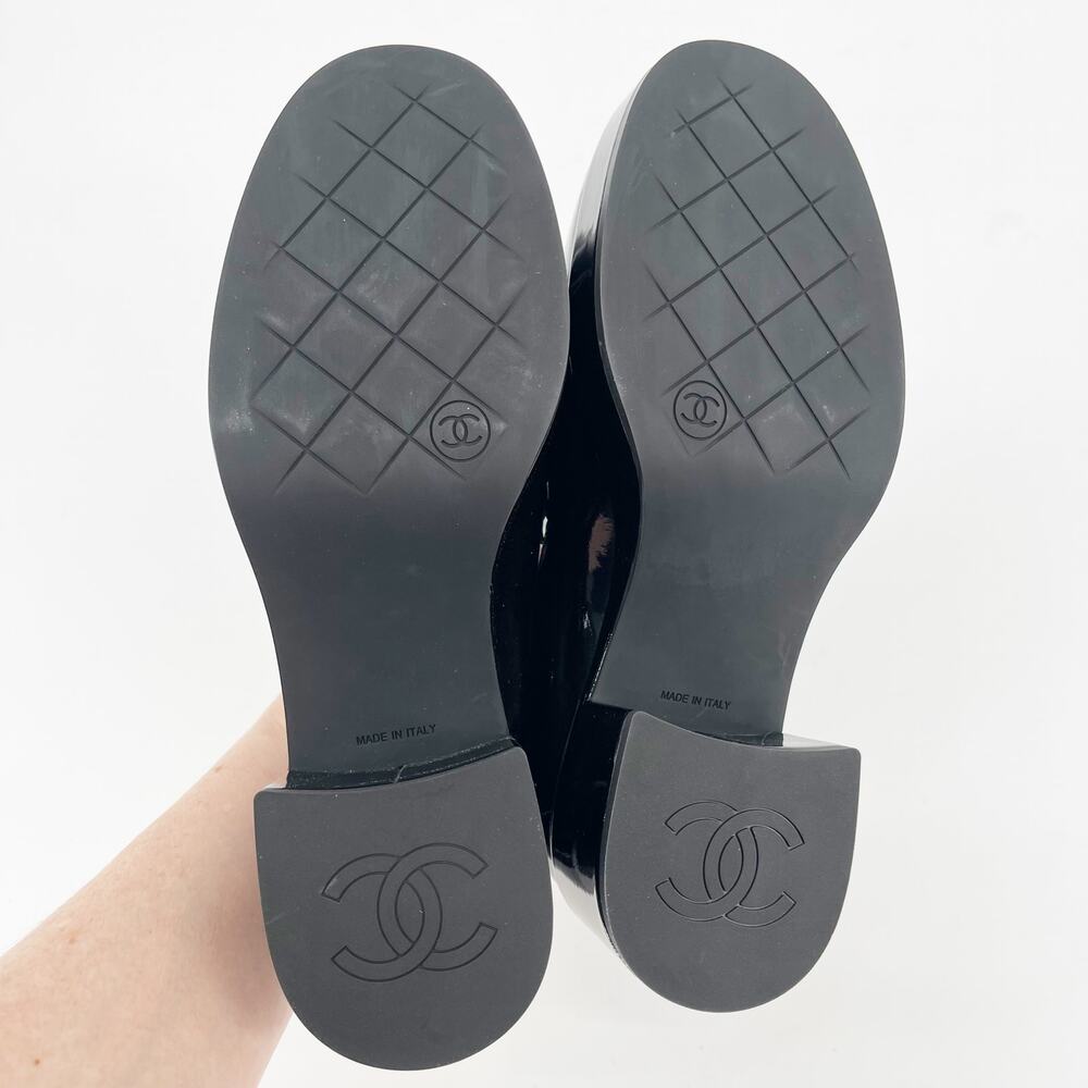 Chanel Fall Winter 2024 Black Patent CC Chain Platform Loafers EU 37 New In Box - Picture 11 of 12